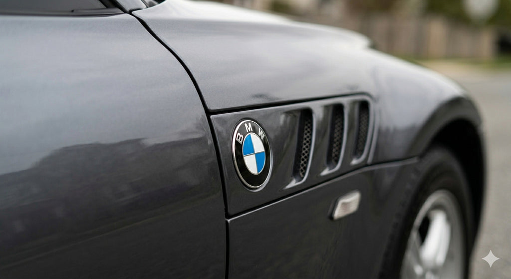 1x BMW 82mm Bonnet/Boot Lid ROUND EMBLEM BADGE 2 PIN E30 E36 E46 E90 E39 E60